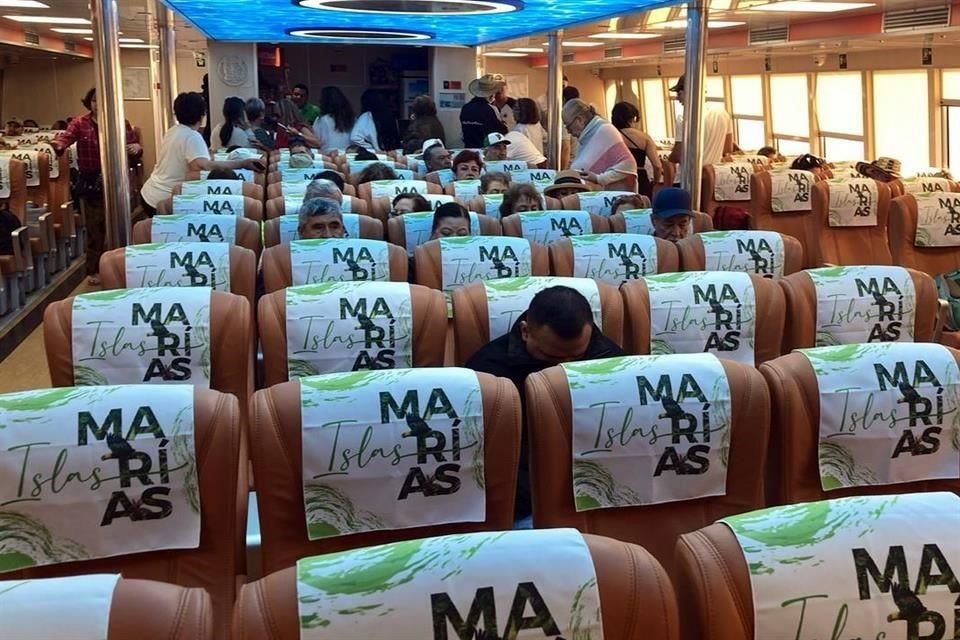 Los ferrys no van el archipiélago a su máxima capacidad, lo que se ha traducido en aumento de costos y reducción de viajes. 