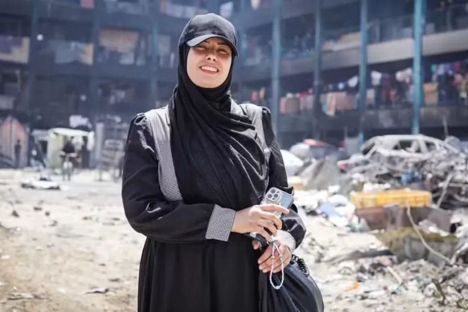 El fallecimiento de la artista se registró 24 horas después de que se anunciara el largometraje de la directora iraní Sepideh Farsi como parte de la sección ACID, en Cannes.