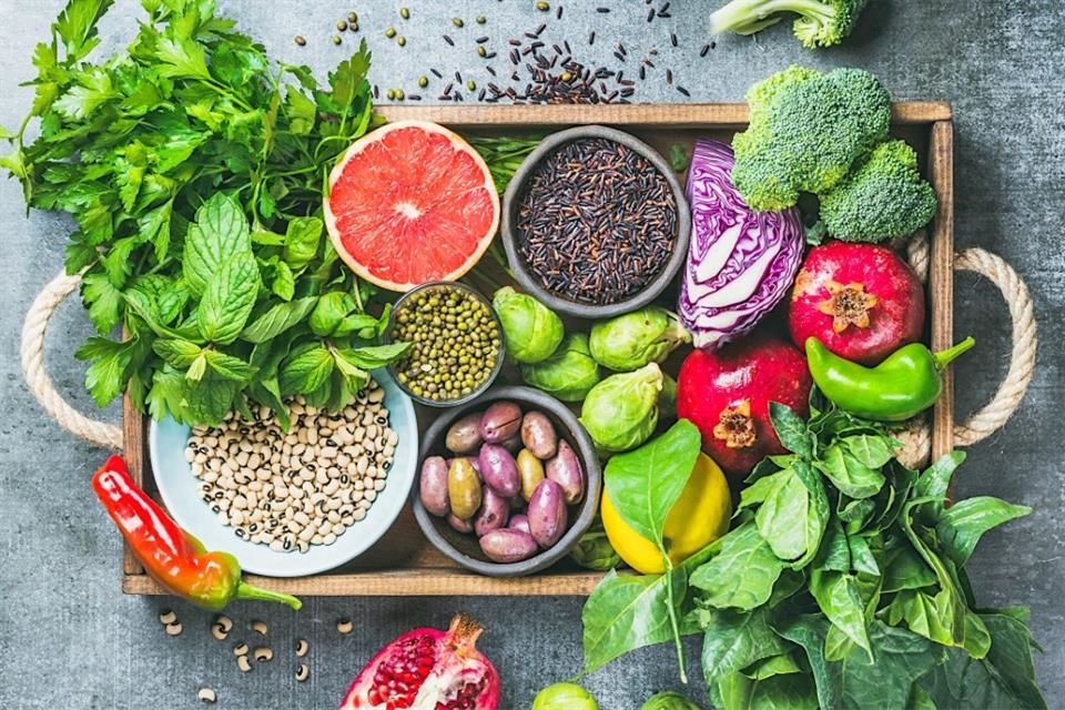 Infórmate sobre todos los consejos para llevar una dieta vegana adecuada, con opciones creativas sin origen animal.