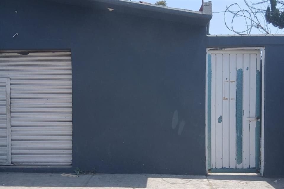 Vista frontal del inmueble propiedad del Ayuntamiento donde dos sujetos fueron detenidos al intentar un despojo.