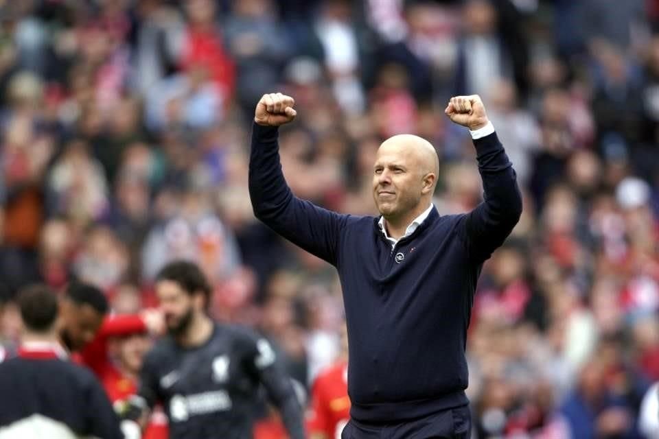 Arne Slot va un partido a la vez.