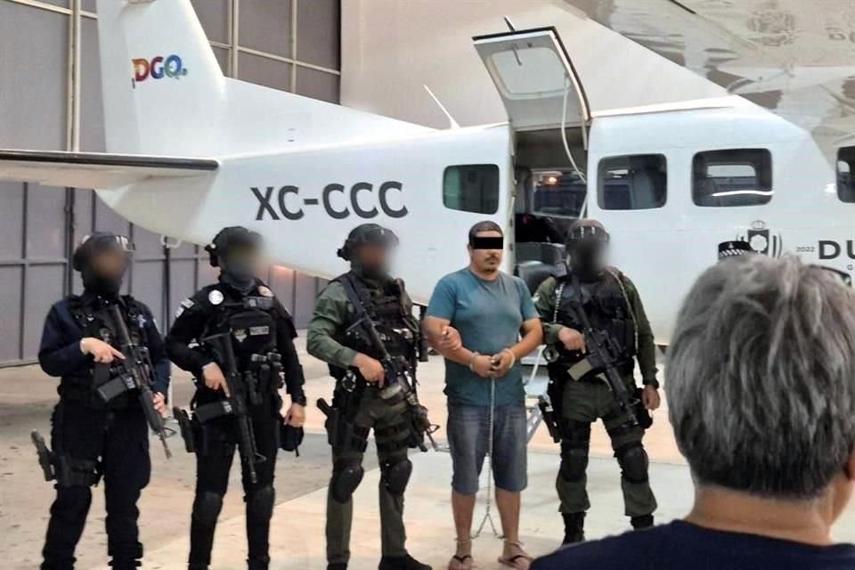 Tras el incidente, el imputado descendió del tractocamión, abordó otro vehículo estacionado en el lugar y huyó, informó la Fiscalía General de Justicia del Estado de Sonora.