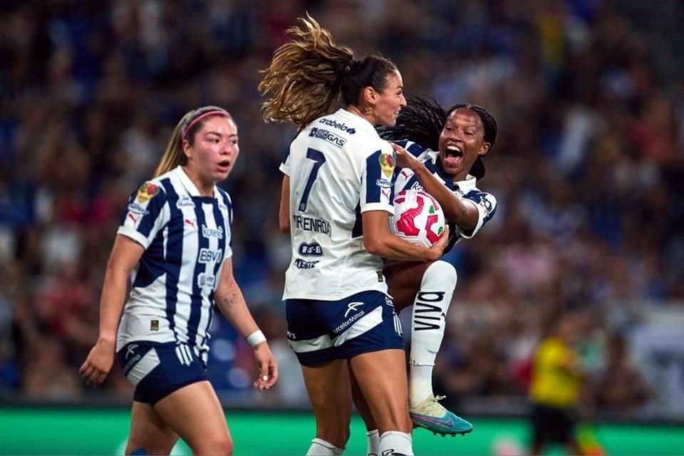Christina Burkenroad anotó el segundo gol de Rayadas.