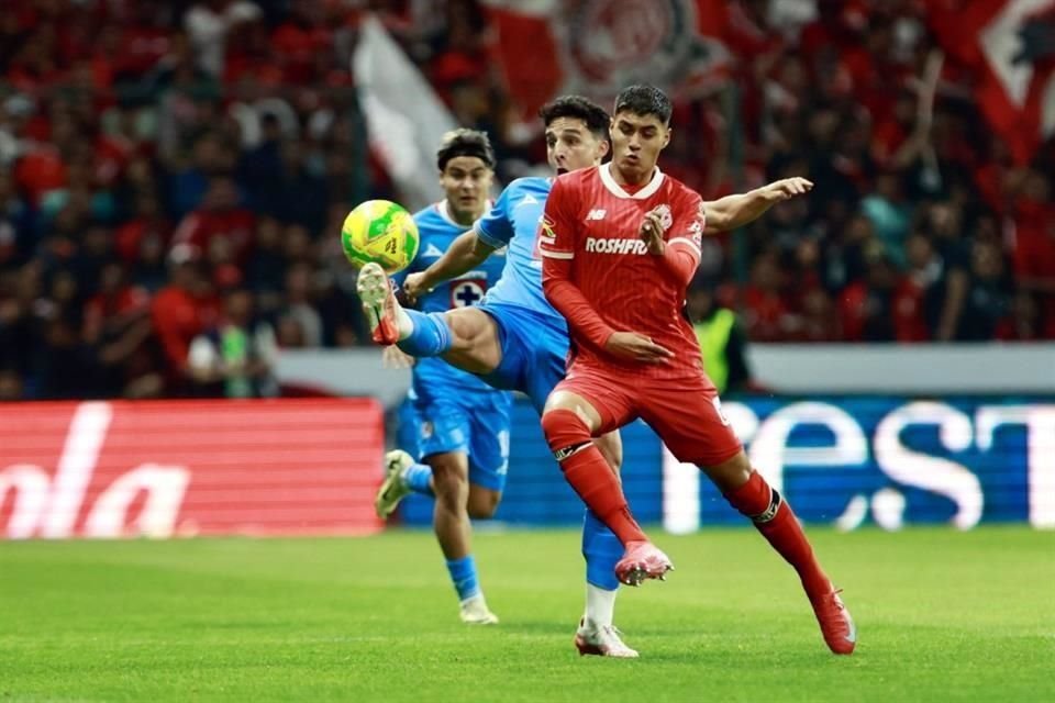 Toluca y Cruz Azul protagonizaron un vibrante empate en el Estadio Nemesio Díez.