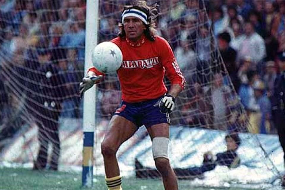 Hugo Orlando Gatti, ex arquero de Boca Juniors, falleció a los 80 años debido a una neumonía.
