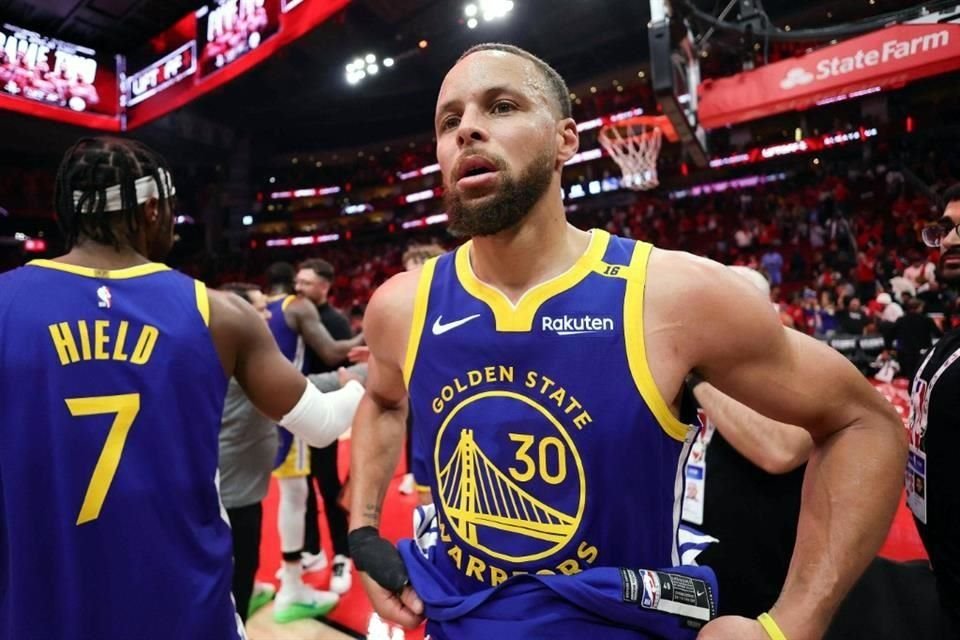 Stephen Curry fue el comandante de los Warriors con 31 puntos en la duela de los Houston Rockets para pegar primero en los Playoffs.