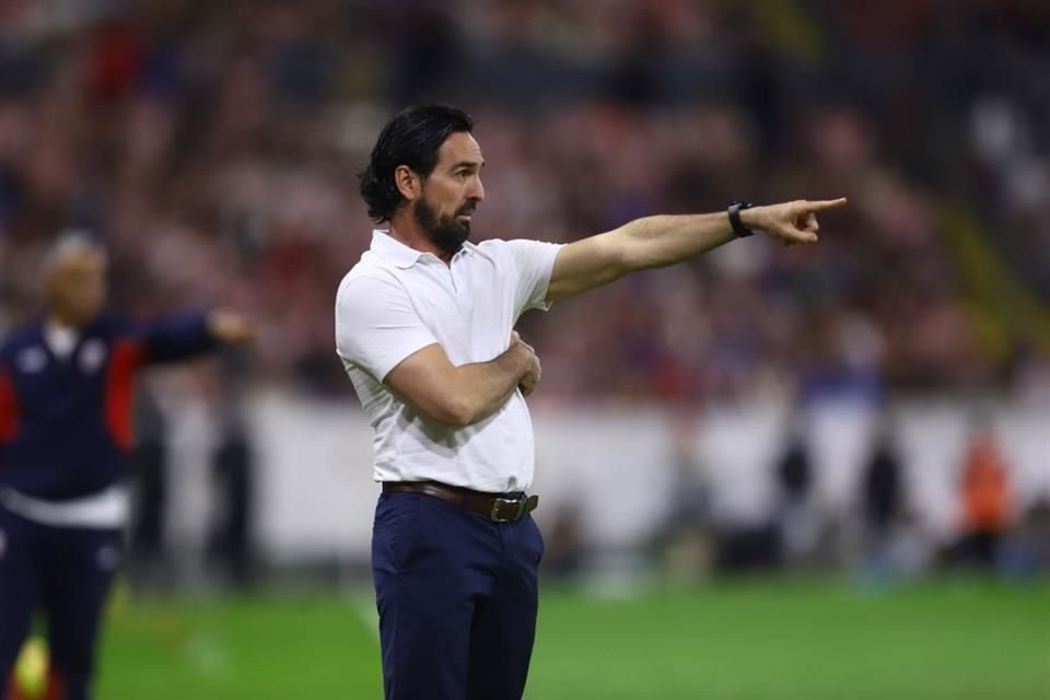 A partir de hoy, Gerardo Espinoza dejó de ser el técnico del Rebaño luego de no clasificar ni a la instancia de Play In.