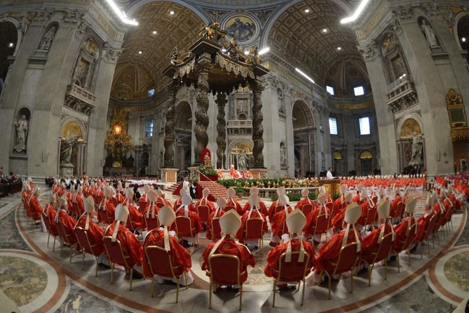 En cónclave, cardenales decidirán entre continuar proyecto de Papa Francisco o apostar por conservadurismo, de acuerdo con especialista.