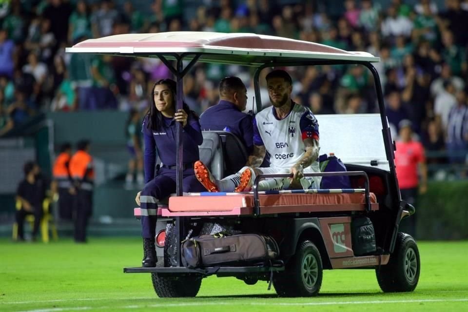 Sergio Ramos no terminó el encuentro ante León debido a una molestia en la pierna derecha.