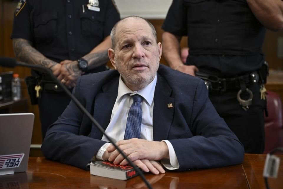 El jurado principal es más femenino que el de cinco mujeres y siete hombres que condenaron a Weinstein en su primer juicio hace cinco años.