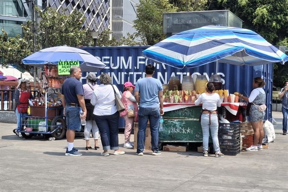 Los puestos se extienden desde Chapultepec hasta la Glorieta del Caballito. 