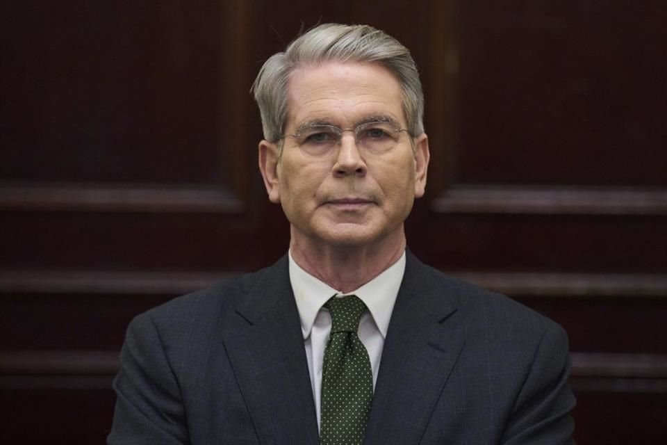 El Secretario del Tesoro, Scott Bessent, durante una sesión con periodistas el 23 de abril del 2025.