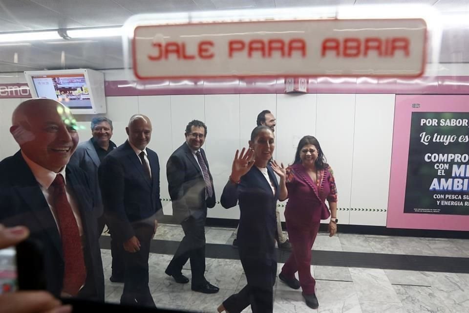 Claudia Sheinbaum regresó a la Línea 1 ayer, ahora como Presidenta. 