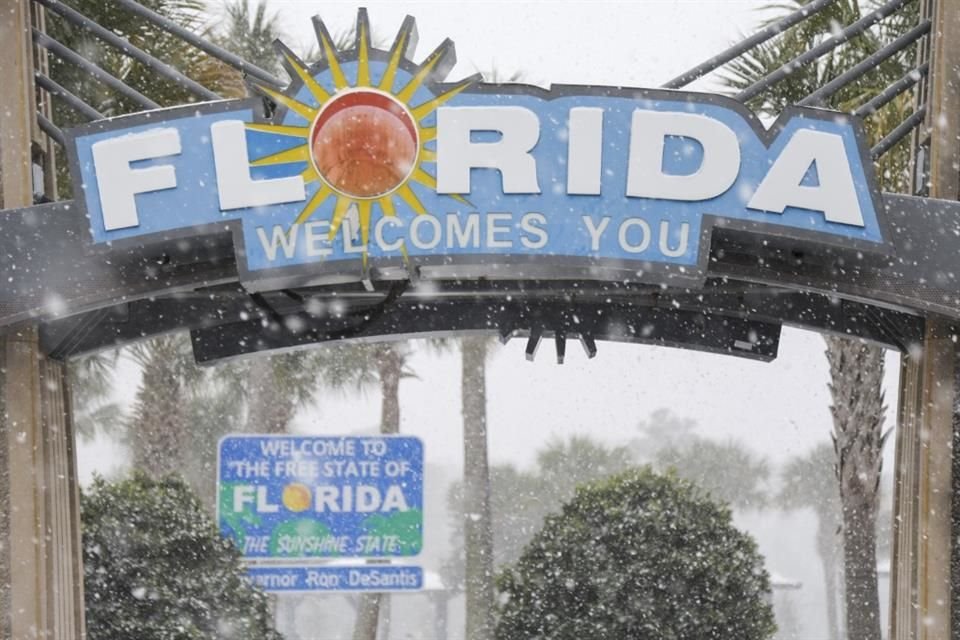 La Administración Trump y Autoridades de Florida llevan a cabo primera redada a gran escala para detener a unos 800 migrantes.