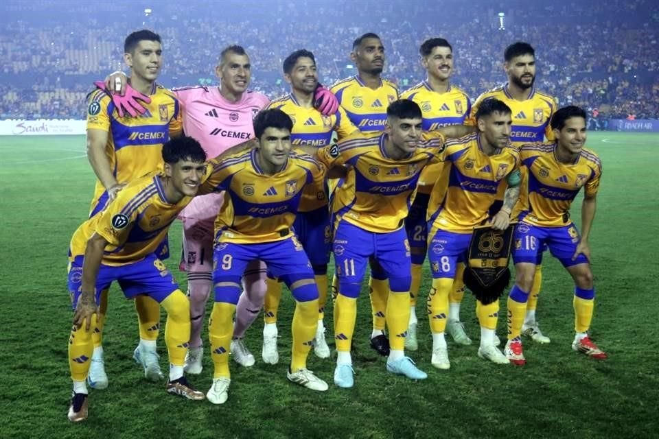 Así saltó Tigres al partido.