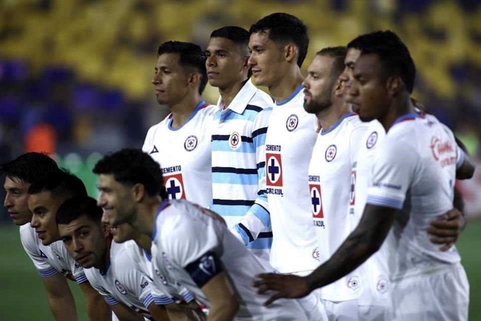 La Máquina y su once inicial.