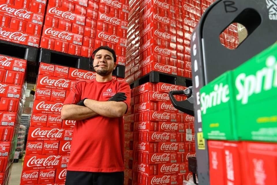 Los ingresos de Arca Continental aumentaron un 12 por ciento en el periodo, a 57 mil 039 millones de pesos.