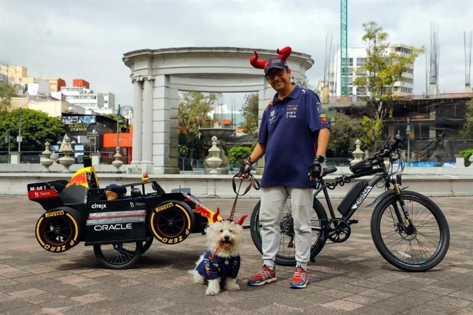 Fabbio tenía también su playera y gorra de Red Bull.
