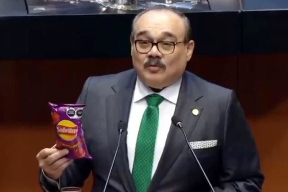 PVEM en Senado presentó iniciativa para incluir alerta en narcocorridos, que señale que pueden constituir apología del delito.
