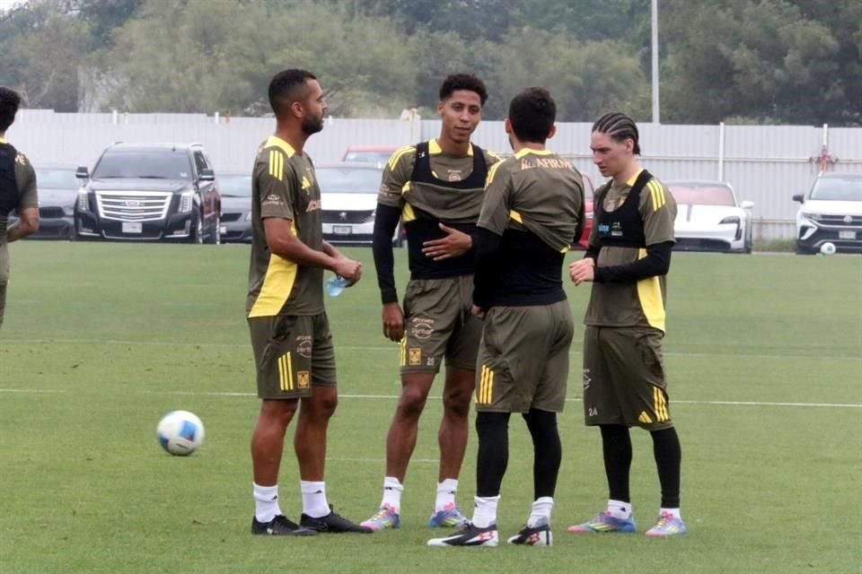 Los jugadores que no fueron titulares sí tuvieron trabajo de campo.