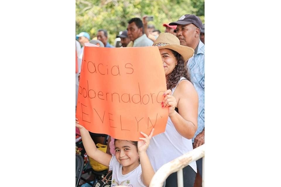 Trabajamos por un Guerrero justo y próspero: Evelyn Salgado