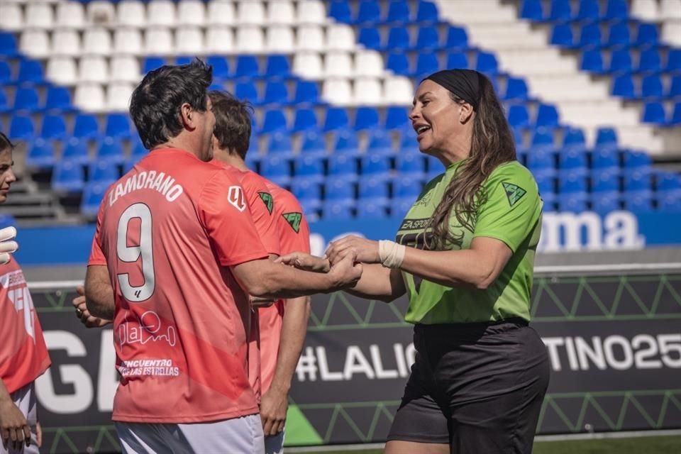 La actriz española participó este viernes en el Encuentro de Estrellas, realizado en el Estadio Municipal Butarque, en España.