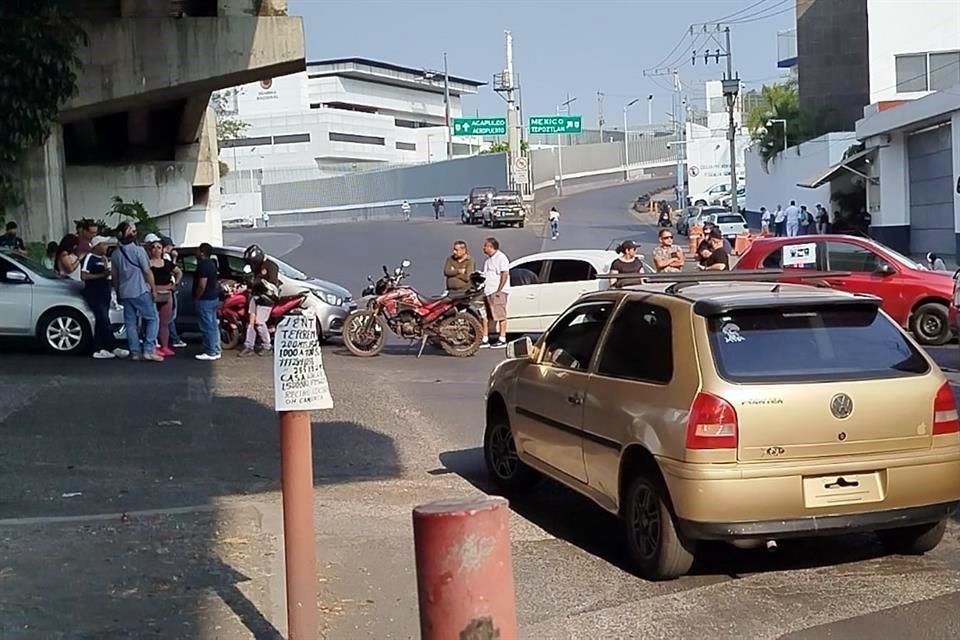 Las manifestaciones se realizan además en el IMSS de Cuernavaca y en el Paso Exprés a la altura de Buenavista.
