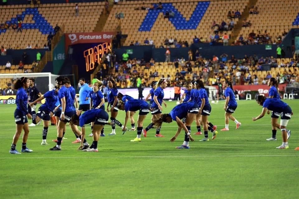 Amelia Valverde movió su alineación titular para el partido ante Tigres Femenil.
