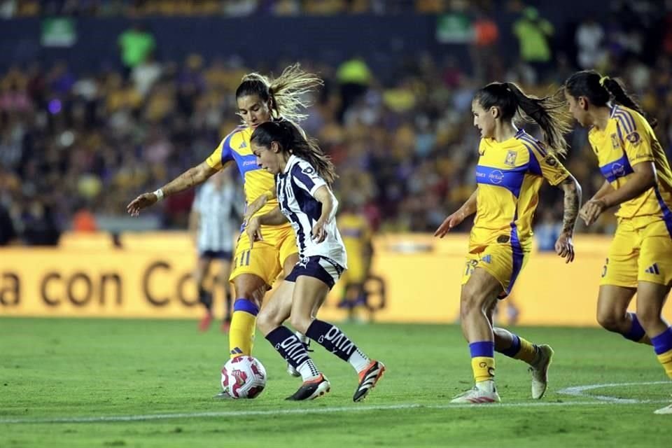 Repasa más de las acciones del partido.
