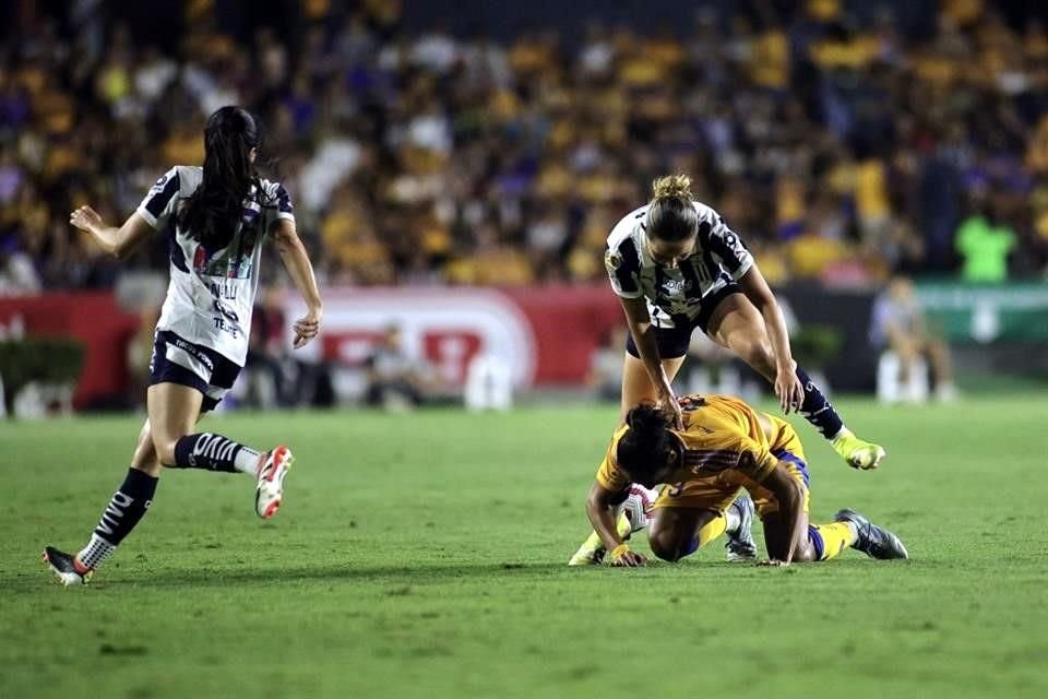 Repasa más de las acciones del partido.
