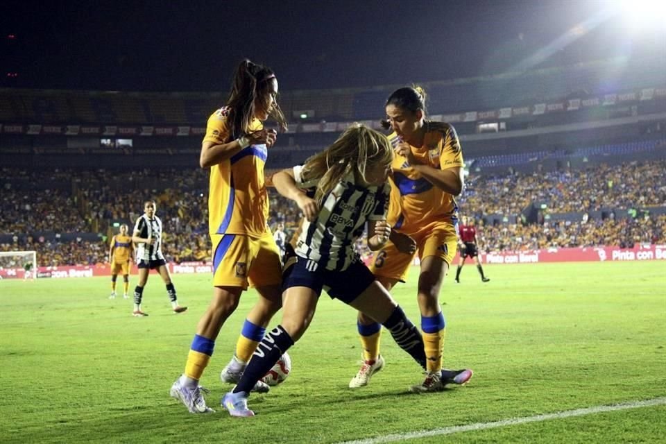 Repasa más de las acciones del partido.