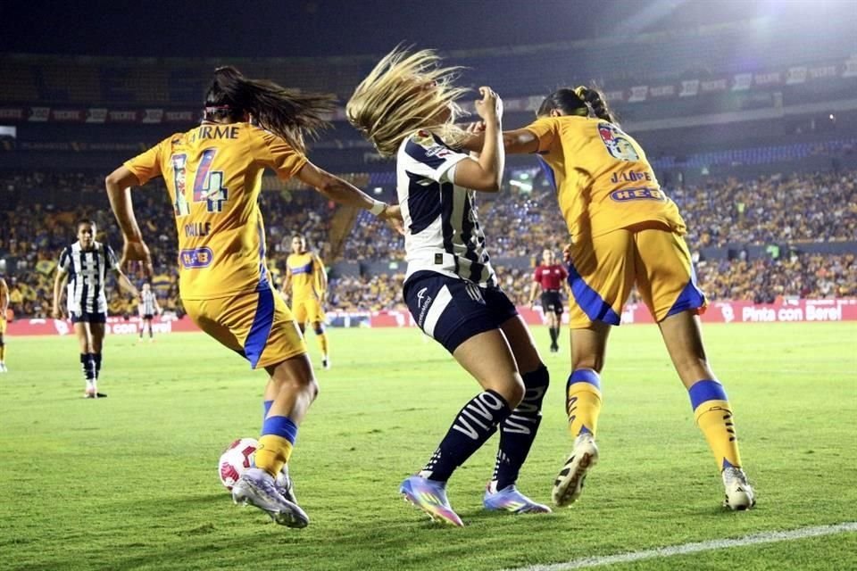 Repasa más de las acciones del partido.