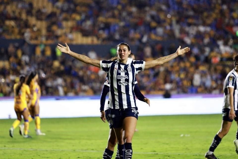 Fue el gol 100 de Burkenroad jugando para las Rayadas.