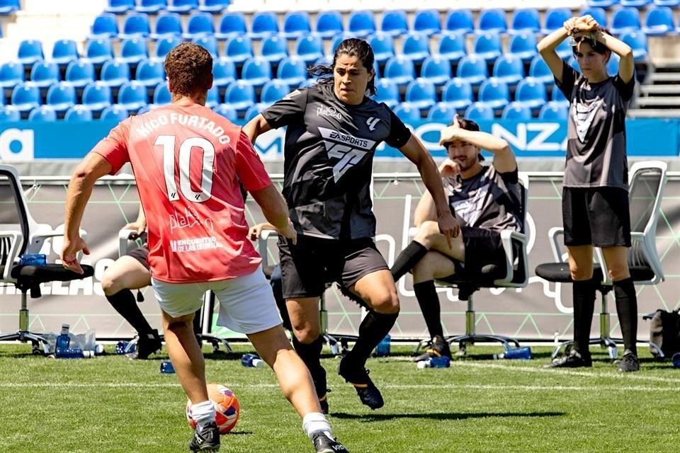 El actor Cristo Fernández participó en el encuentro deportivo.