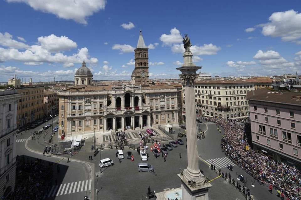 El féretro del Papa Francisco llegó a la Basílica de Santa María la Mayor para su sepultura.