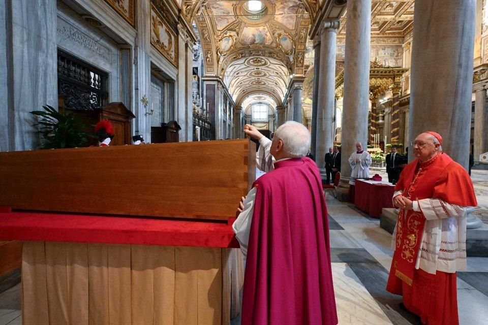 La última morada del Papa quedará además a 11 mil kilómetros de su barrio natal de Flores.