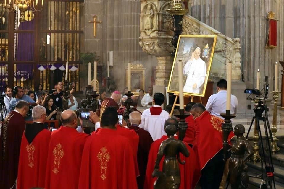 'Siguen en nuestra mente los gestos y las palabras del Papa a nuestro País', dijo el Obispo.