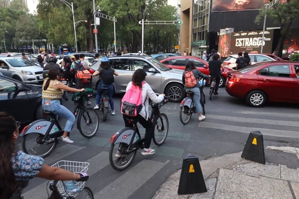 Los cruceros son: Reforma y Florencia; Eje Central e Izazaga; Avenida de los Insurgentes y Reforma; Insurgentes y Eje 1 Norte, así como Eje 1 Norte y Reforma.