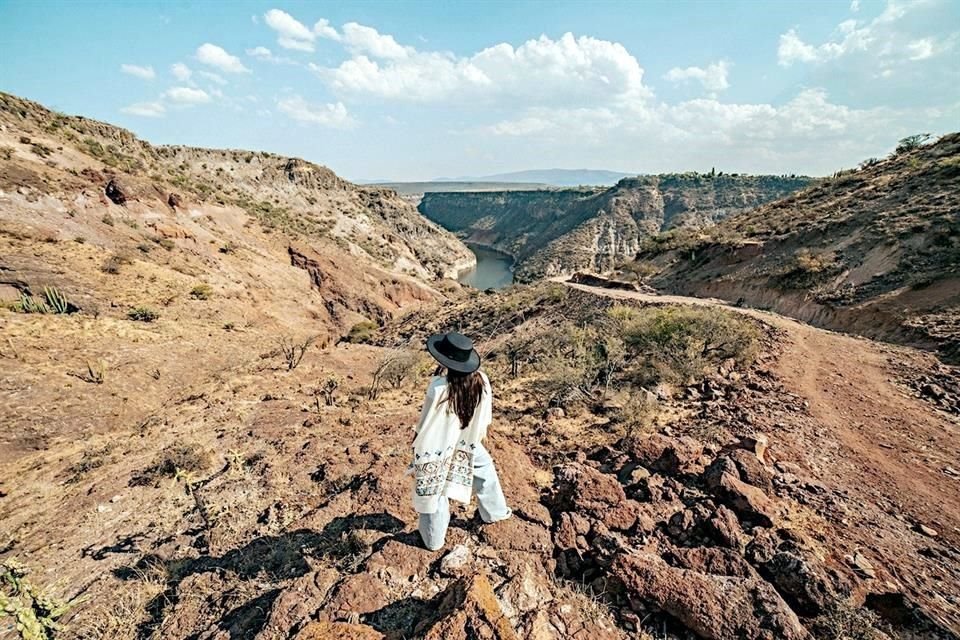El trayecto recorre los municipios de Pinal de Amoles, Landa de Matamoros, Arroyo Seco y Jalpan de Serra.