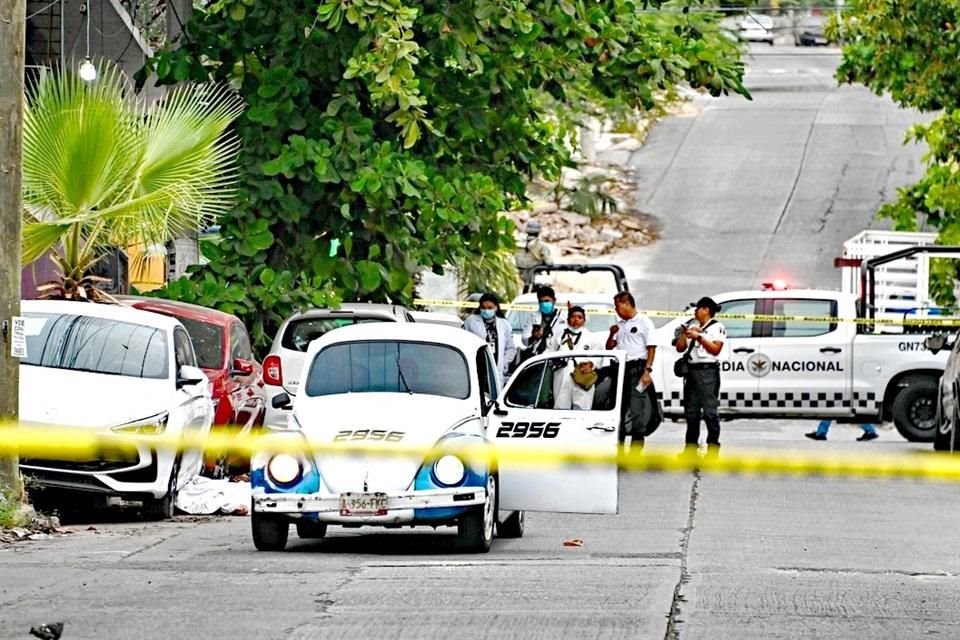 En lo que va del 2025, 25 taxistas y 4 choferes de Urvan han sido asesinados y 4 unidades han sido incendiadas en Acapulco, Guerrero.