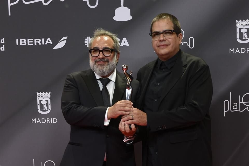 Eugenio Caballero y Carlos Y. Jacques se llevaron premio de Dirección de Arte por  'Pedro Páramo'.