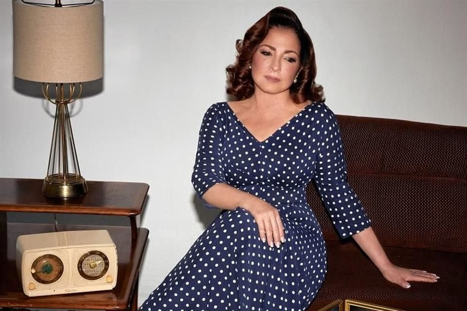 Gloria Estefan regresa a la escena musical con su nuevo disco 'Raíces', cuyos temas fueron anunciados por estrellas como Shakira.