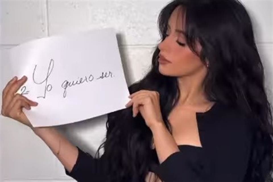 El anuncio de los 13 temas que conforman la placa, se dio a través de un anuncio hecho por un grupo de superestrellas internacionales, entre los que estuvieron Shakira, Camila Cabello y Eva Longoria.