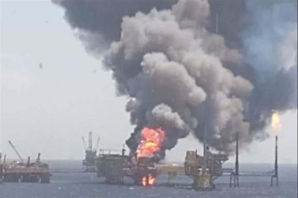 El incendio se registró en plataforma marina de Pemex Ku-Alfa, ubicada en Sonda de Campeche.