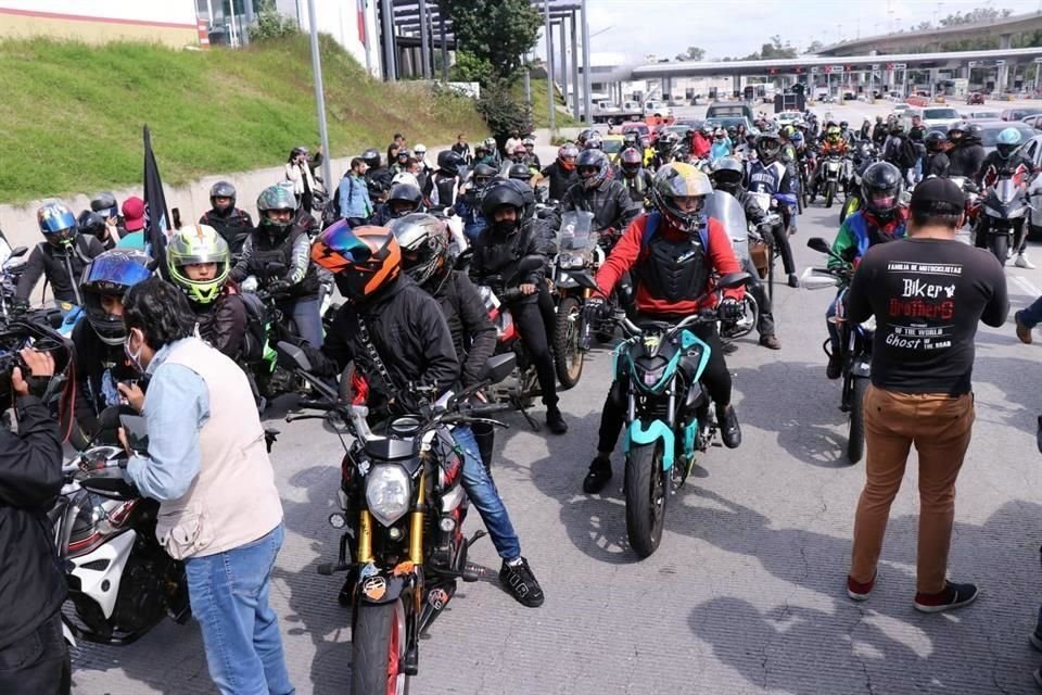 Al recorrido acudieron cientos de motociclistas, sin embargo, no llegaron a la misa que se realizaría en Tres Marías.