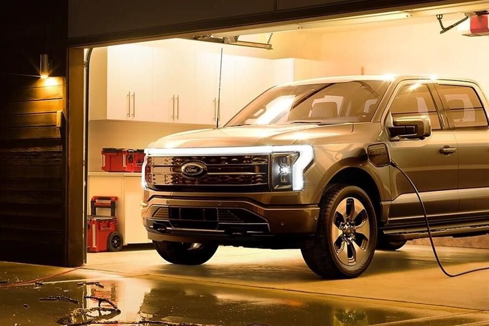 Y la camioneta F-150 Lightning de Ford Motor Co.