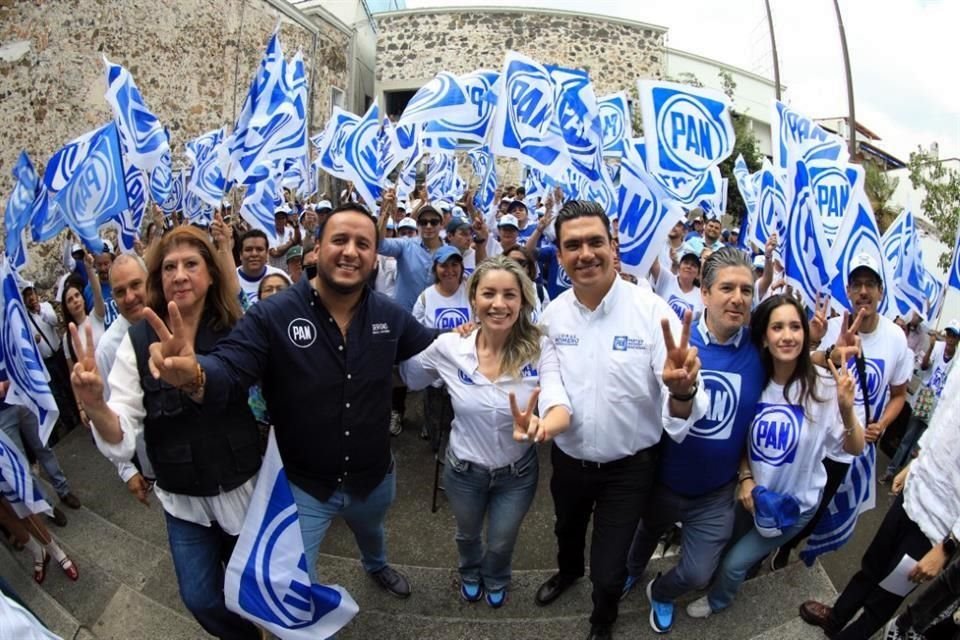 El líder nacional del PAN, Jorge Romero, respaldó a Indira Rosales, candidata en el puerto de Veracruz, quien dará continuidad a los 'buenos gobiernos del PAN'.