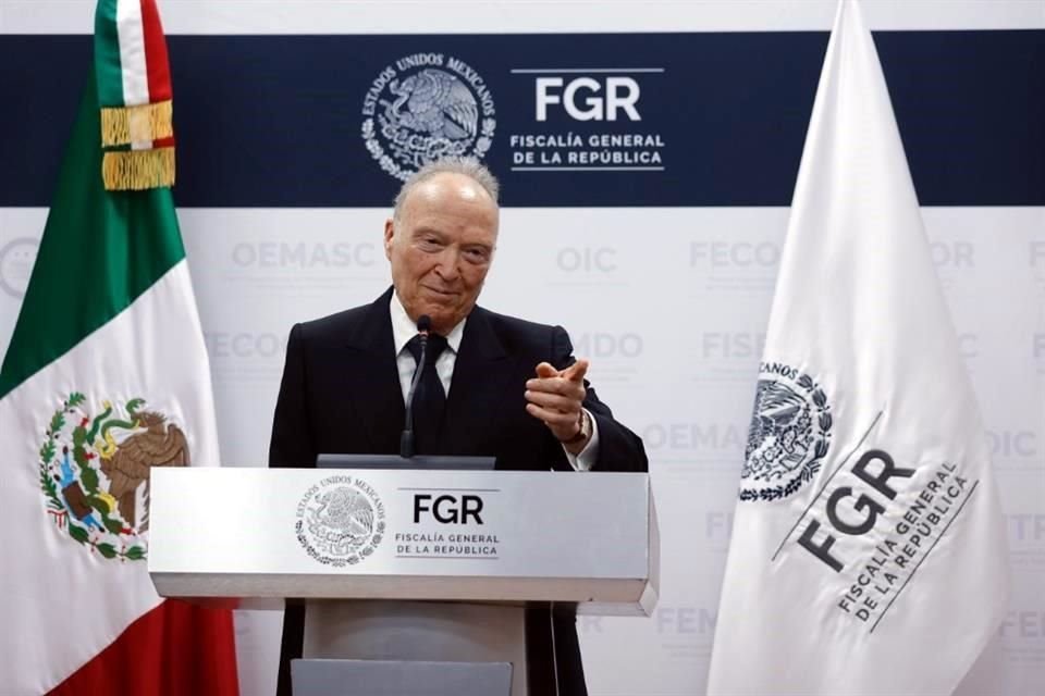 Alejandro Gertz durante la conferencia de prensa ofrecida ayer.