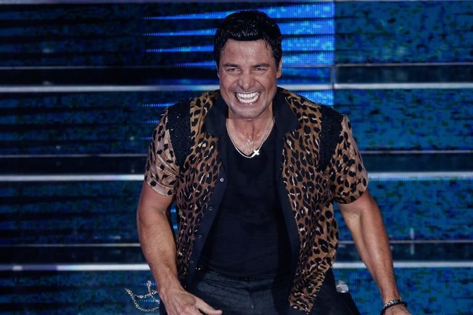 La organización PETA pidió a Chayanne cambiar el nombre de su canción 'Torero' por 'Bombero', para no glorificar la crueldad hacia toros.