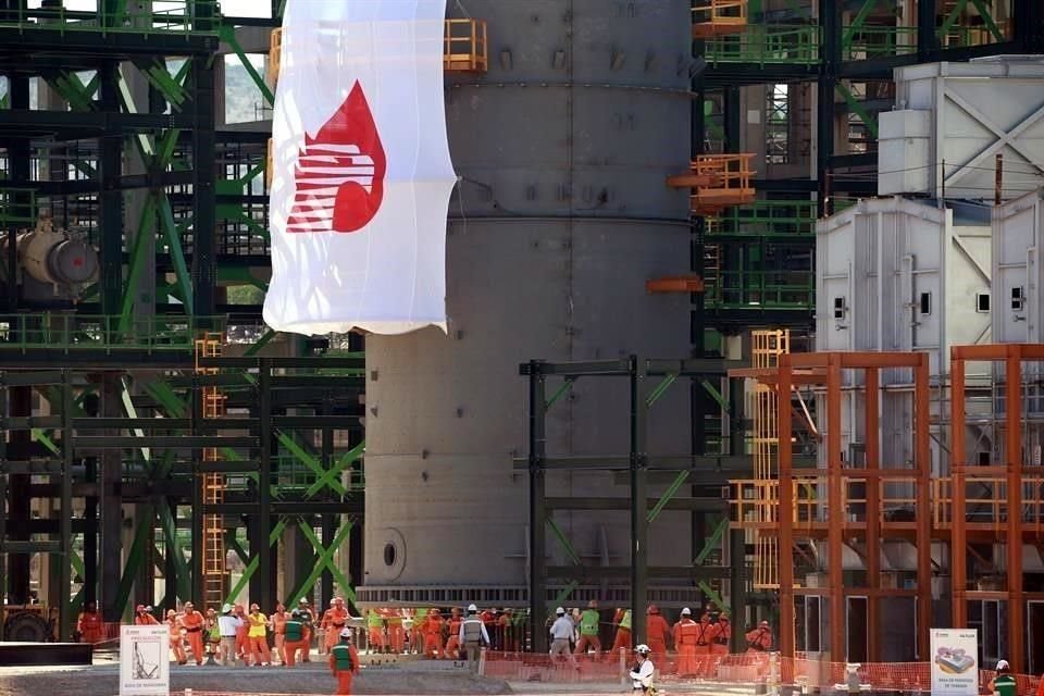250'den fazla ABD petrol hizmet sağlayıcısı, CSP'yi Pemex'in iştiraklerine olan 1,854 milyar dolarlık ödemeyi çözmeye çağırdı.